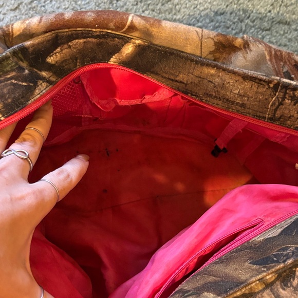 Cabela's Camouflage Shoulder Bag - Picture 3 of 6